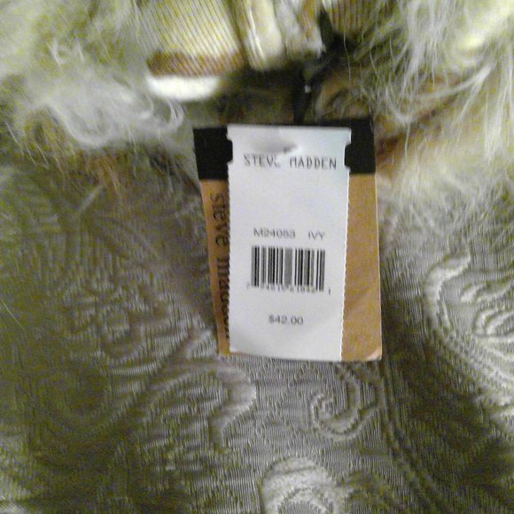 Steve Madden Faux Fur Boot Covers Cuffs Creme and Beige w/ tags retail $42 - Picture 2 of 4
